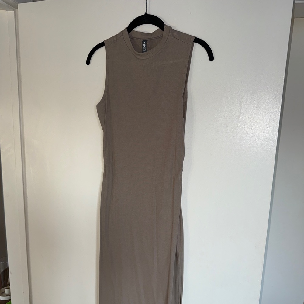 Vuori pose sands dress NWT - discontinued